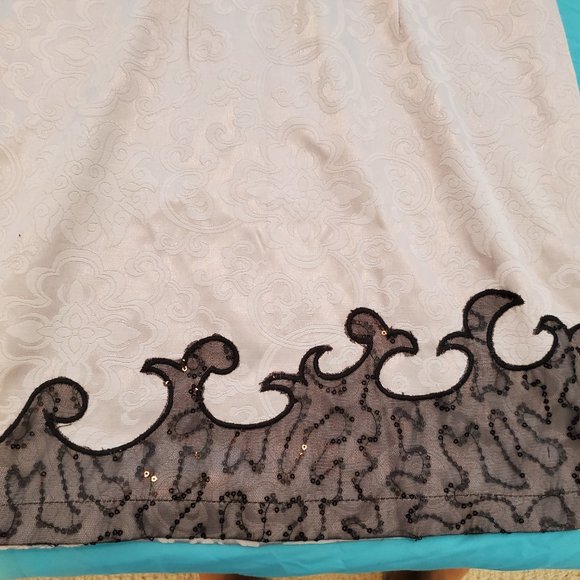 Dress - Picture 4 of 8